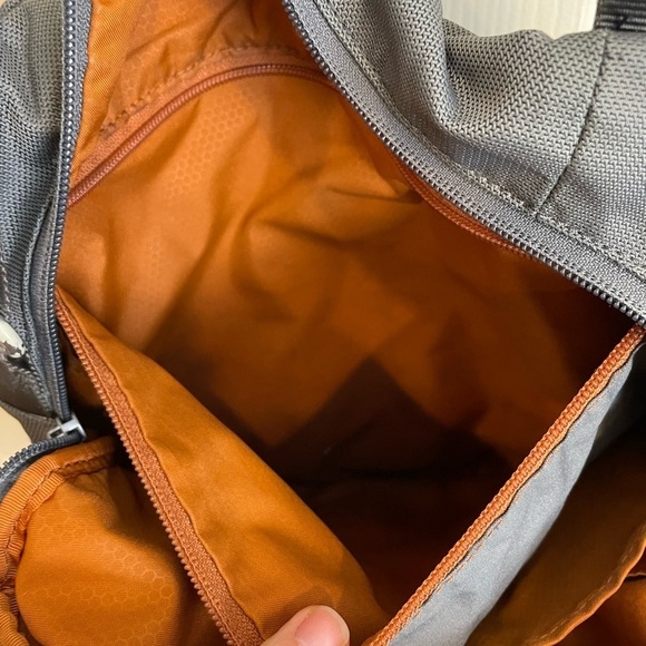 Tumi T-tech Gray Messenger Crossbody Shoulder Bag - Picture 10 of 13